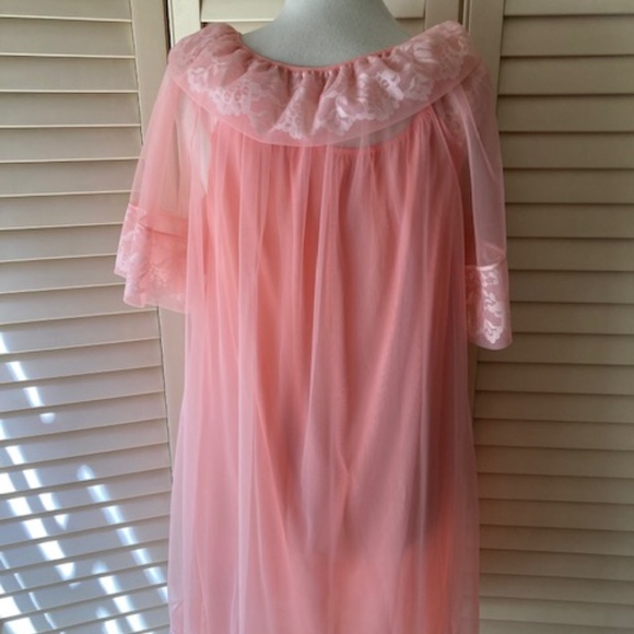 1960's Berkliff Peach Chiffon Peignoir Set - Picture 6 of 15